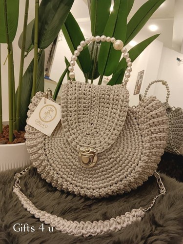 Borsa mano all - mano, all'uncinetto