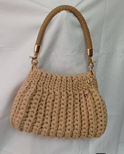 Borsa all uncinetto - all'uncinetto, fatta
