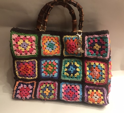 Borsa fatta all - fatta, all’uncinetto